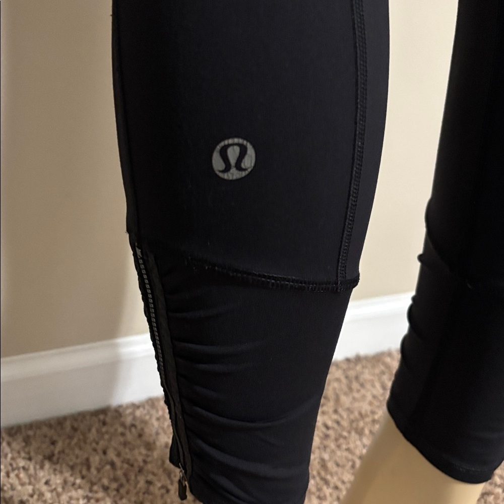 Lululemon Runday Crop size 6 - Picture 10 of 11